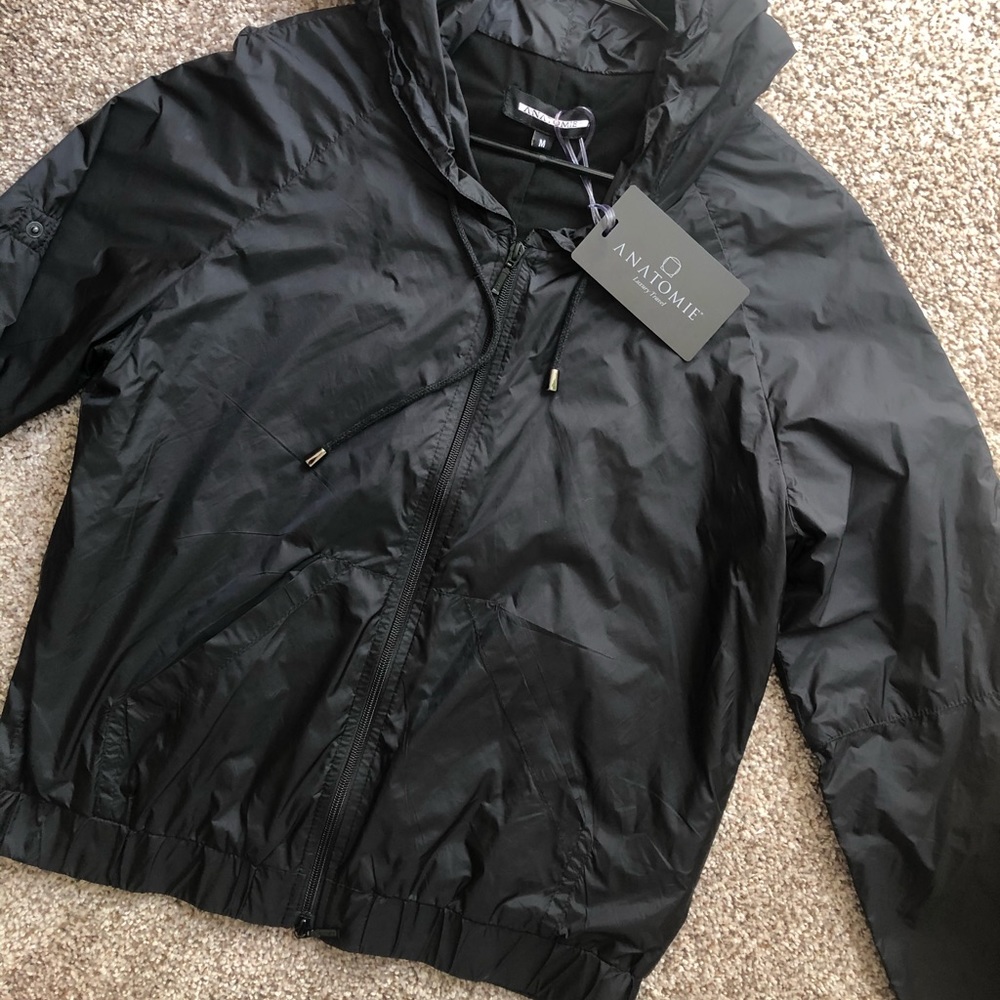 ANATOMIE Raffaela Short Windbreaker